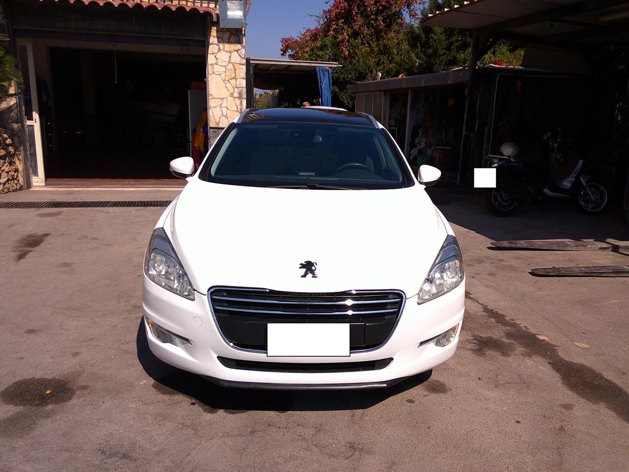 Peugeot 508 2.0 HDi 140CV SW Ciel Allure 12