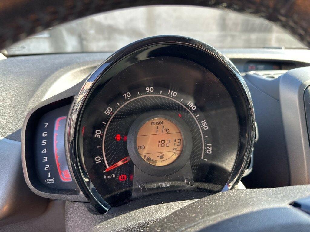 Toyota Aygo 5 Porte 1.0 VVT-i x-play
