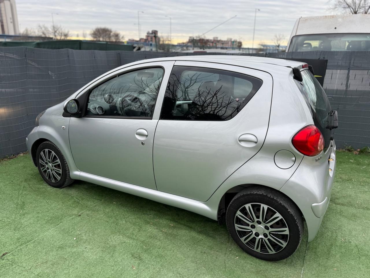 Toyota AYGO 1.0 BENZINA 5 PORTE UNICOPROPRIETARIO