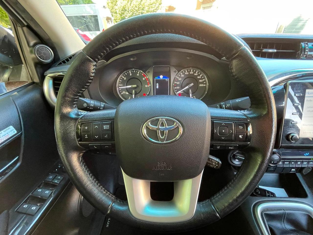Toyota Hilux 2.4 d double cab Executive 4w #11631