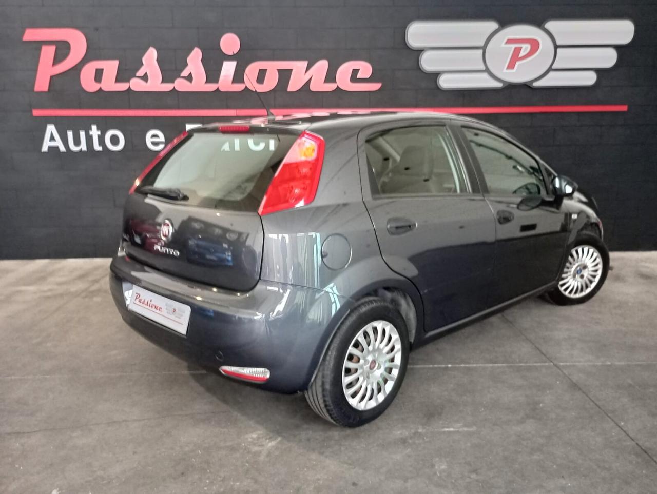 Fiat Punto 1.3 MJT 75 CV 5 porte Street