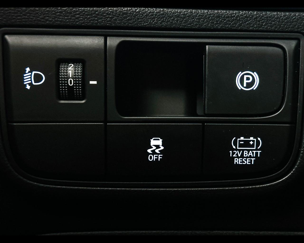 HYUNDAI TUCSON PE 1.6HEV AT 2WD BUSINESS