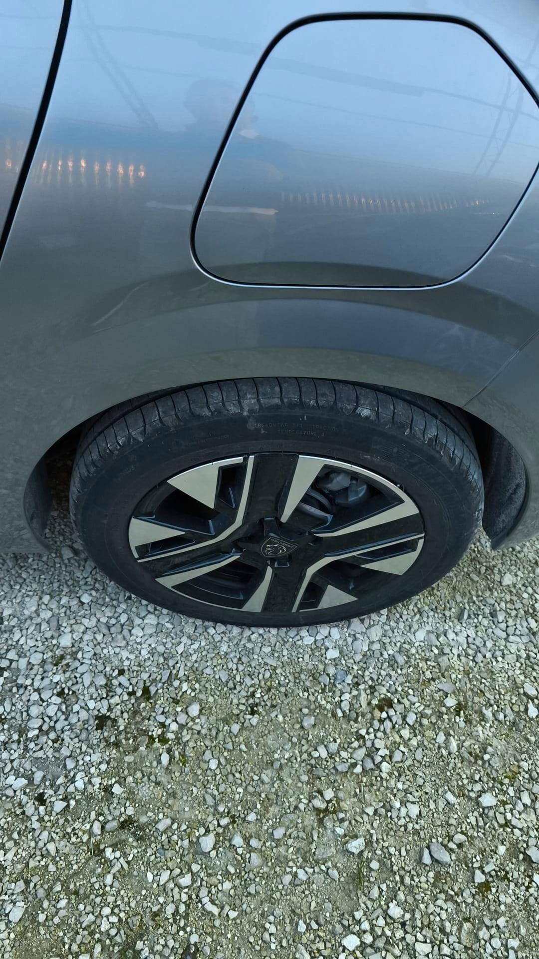 Peugeot 208 1.2 PureTech 100 Allure 2025 USATO