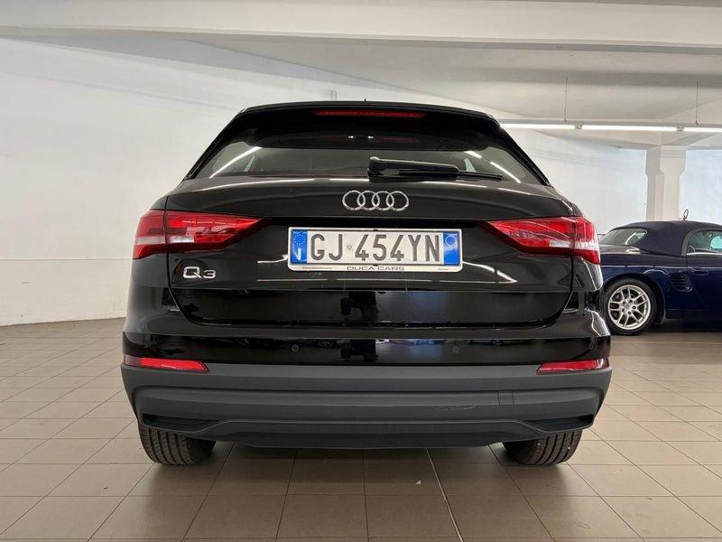 Audi Q3 45TFSI e Stronic Business