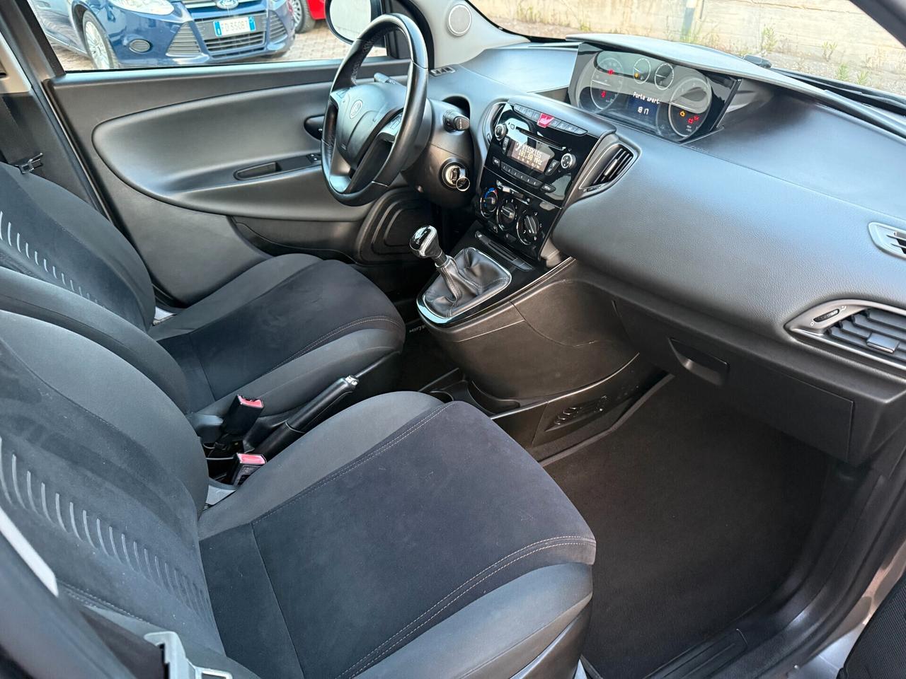 Lancia Ypsilon 1.3 MJT 75 CV Platinum Pochi Km