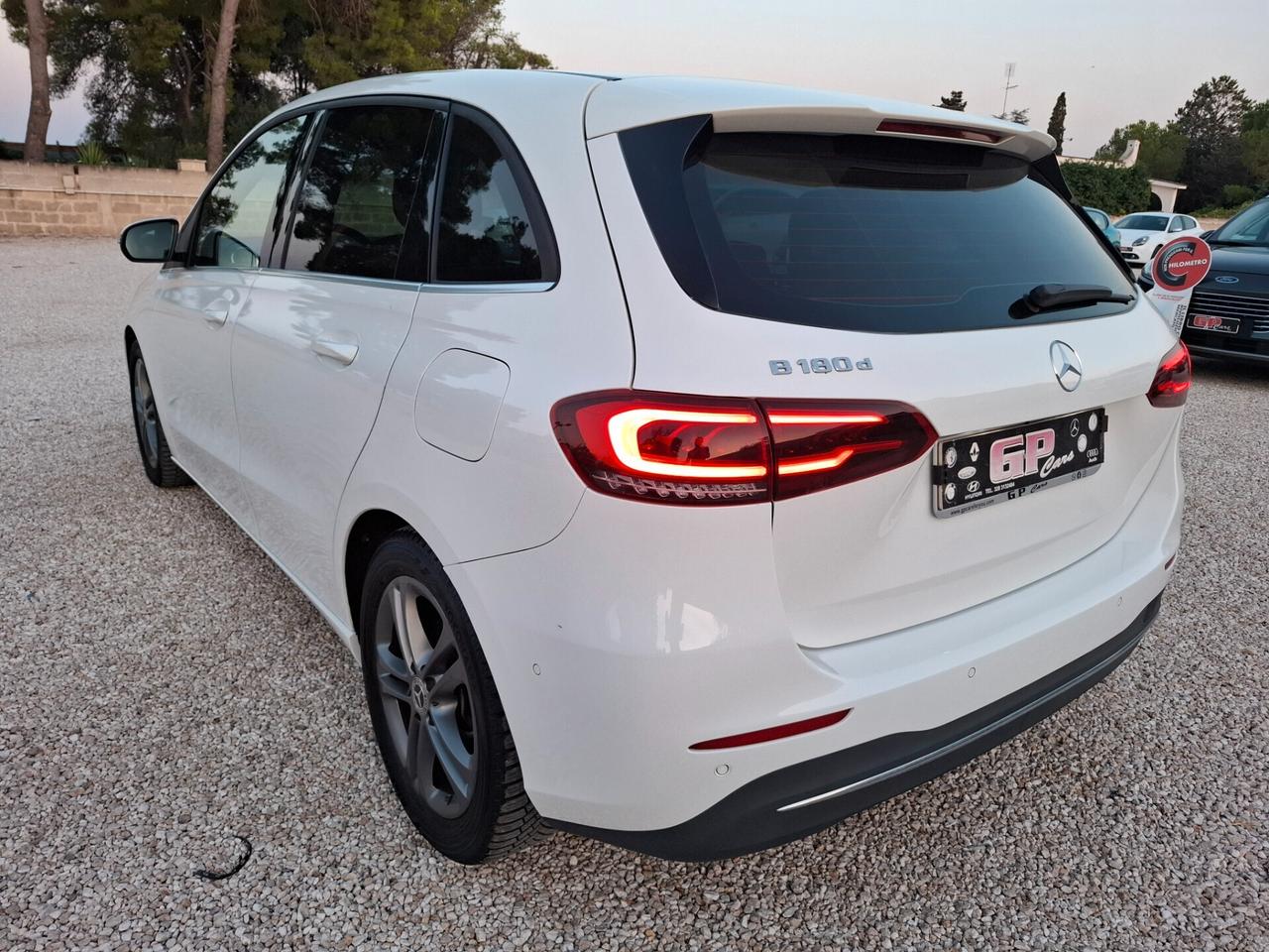 Mercedes B 180 d 115cv AUTOM. *NAVY-VIRTUAL- LED*