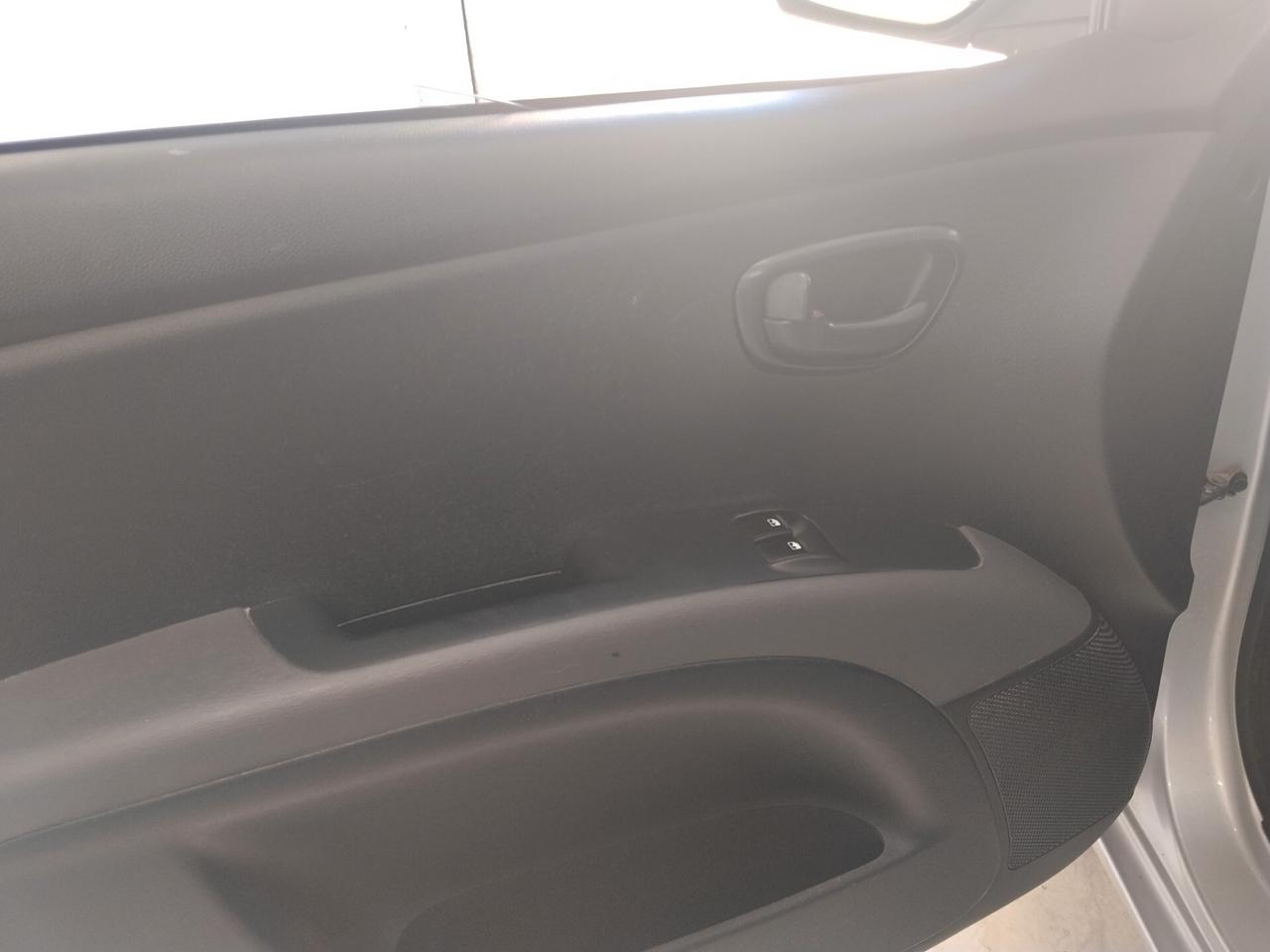 Hyundai i10 1.1 bnz/ GPL 2011 CON GARANZIA