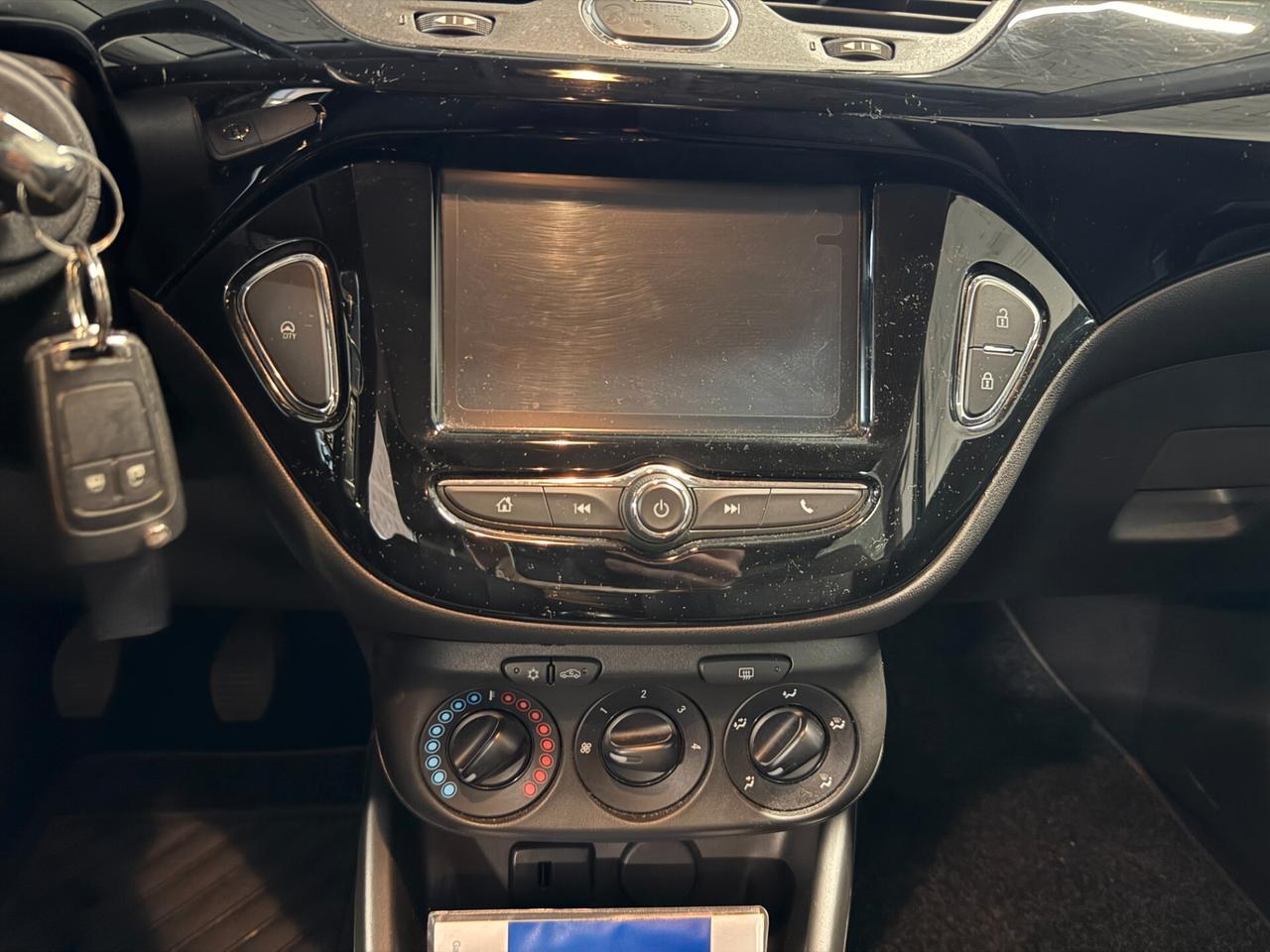 Opel Corsa 1.2 5 porte Black Edition