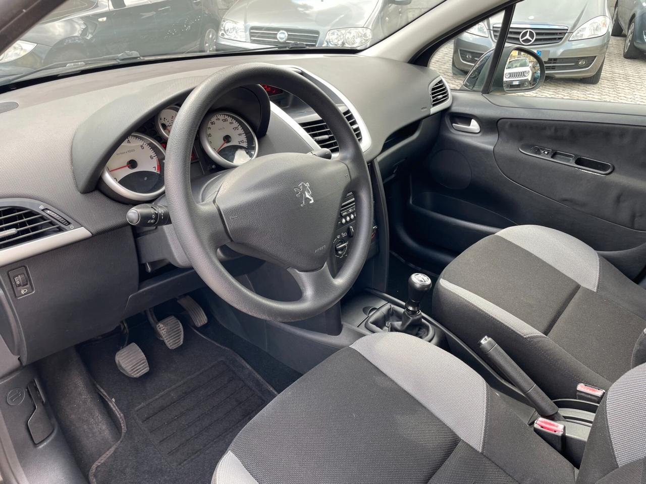 Peugeot 207 5p 1.4 16v XS IDONEA NEOPATENTATI