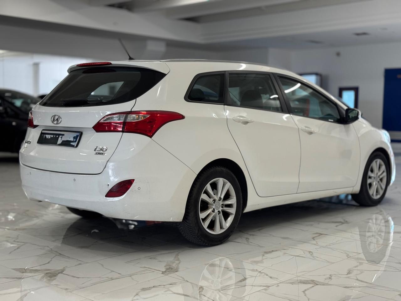 Hyundai i30 1.6 CRDi AUTOMATICA