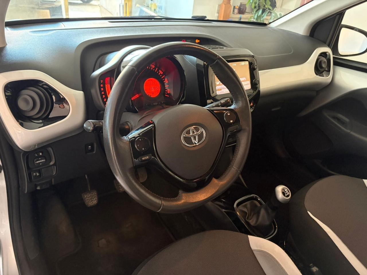 TOYOTA AYGO 1.0 5P X-PLAY "UN GIOIELLINO"