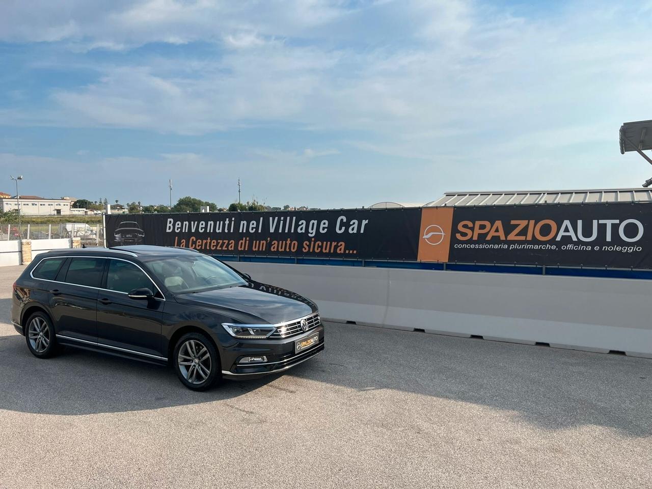 Volkswagen Passat 1.6 TDIe - 120 cv Automatico - BluEmotion *R-LINE*