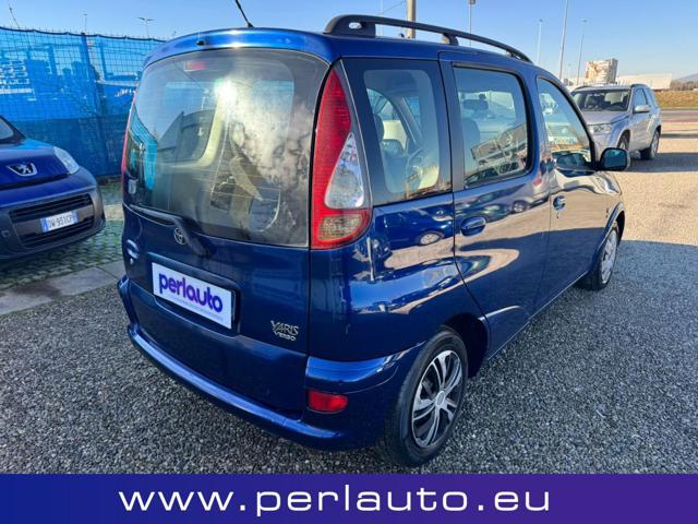 TOYOTA Yaris Verso 1.3i 16V cat Luna '03