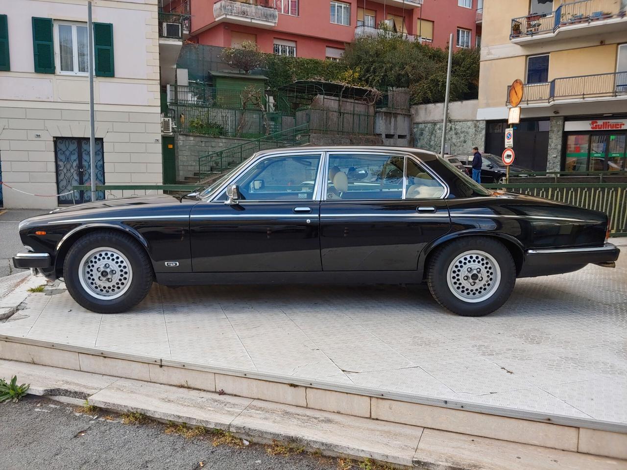 Daimler Double Six 5.3 V12 ITALIANA