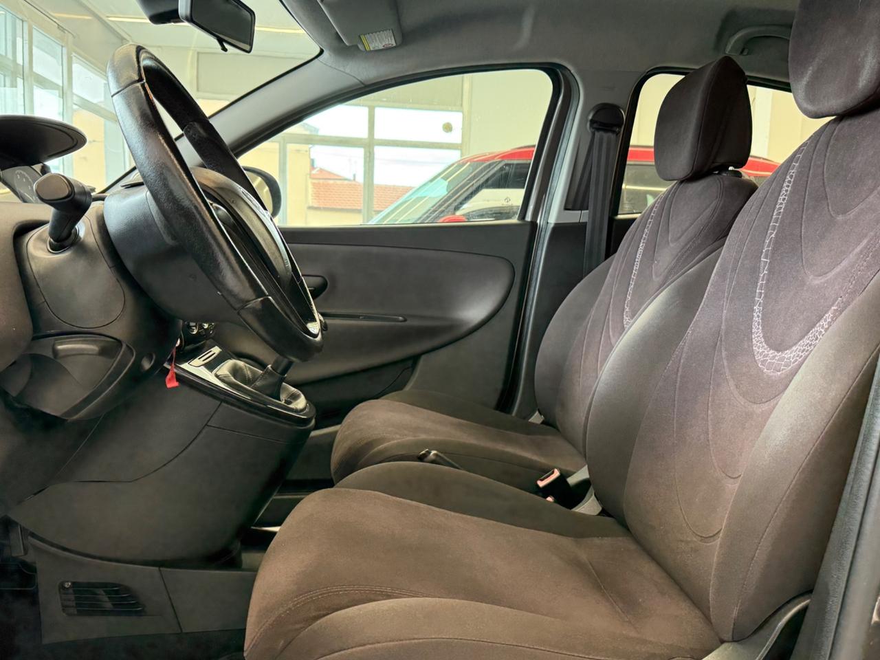 Lancia Ypsilon 1.2 8v Platinum 69cv ok neopatentato