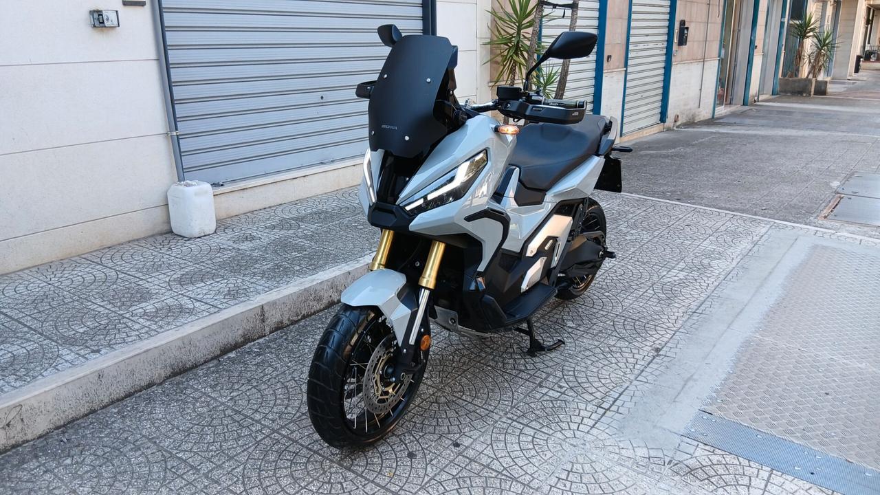 HONDA X-ADV 750 PARI AL NUOVO KM. CERTIFICATI