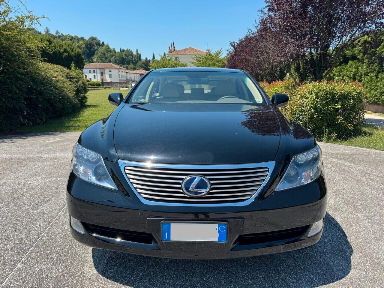 Lexus LS 600 600h