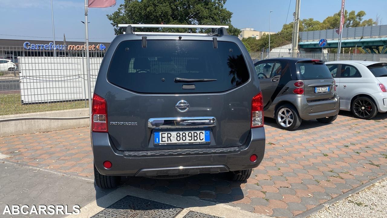 NISSAN - Pathfinder - 2.5 dCi LE - 4x4 - FINANZIAB