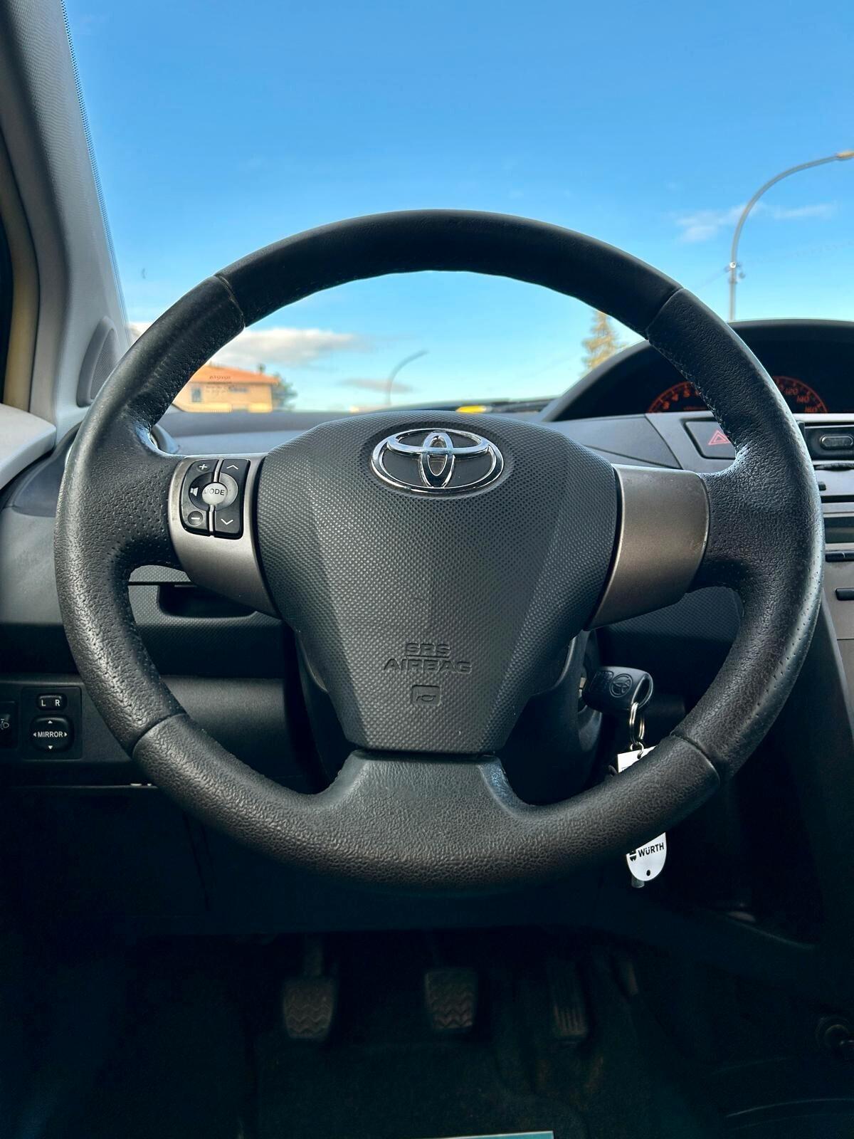 Toyota Yaris 1.0 5 porte Sol - ok neopatentato