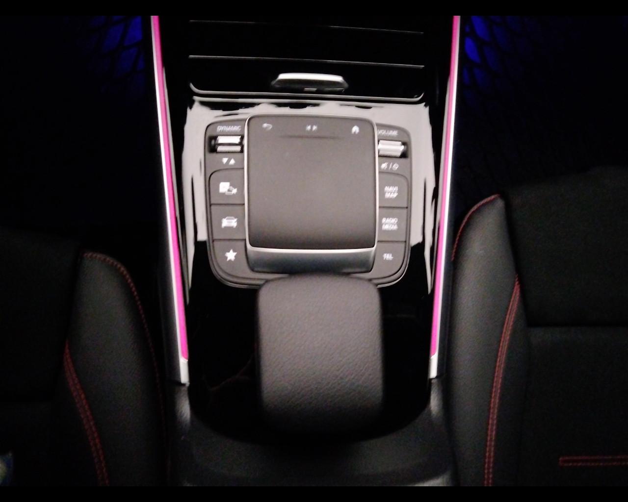 Mercedes-Benz GLB - X247 2019 - GLB 200 d Premium auto 7p.ti