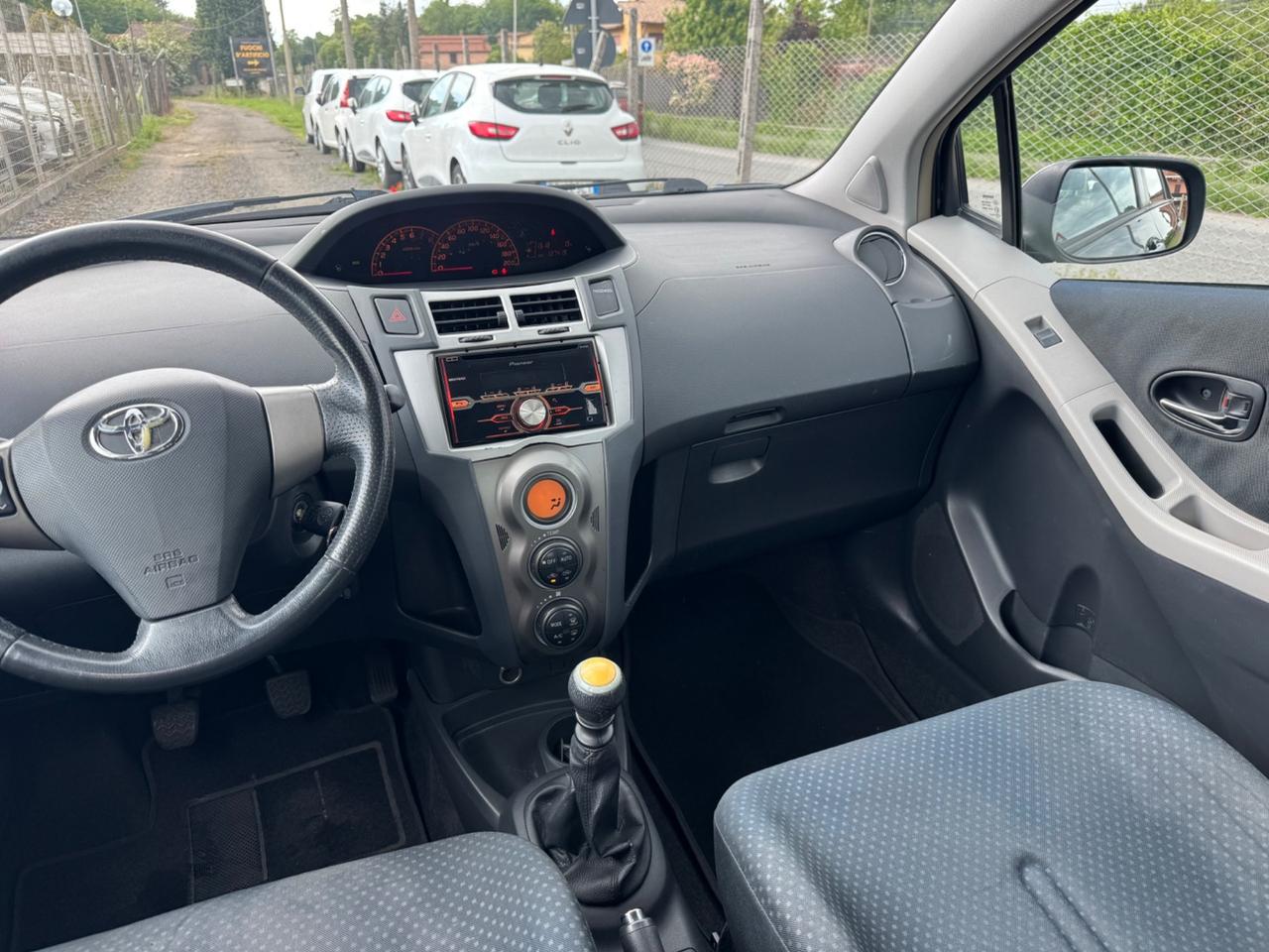 Toyota Yaris 1.3 5 porte Sol NEOPATENTATI