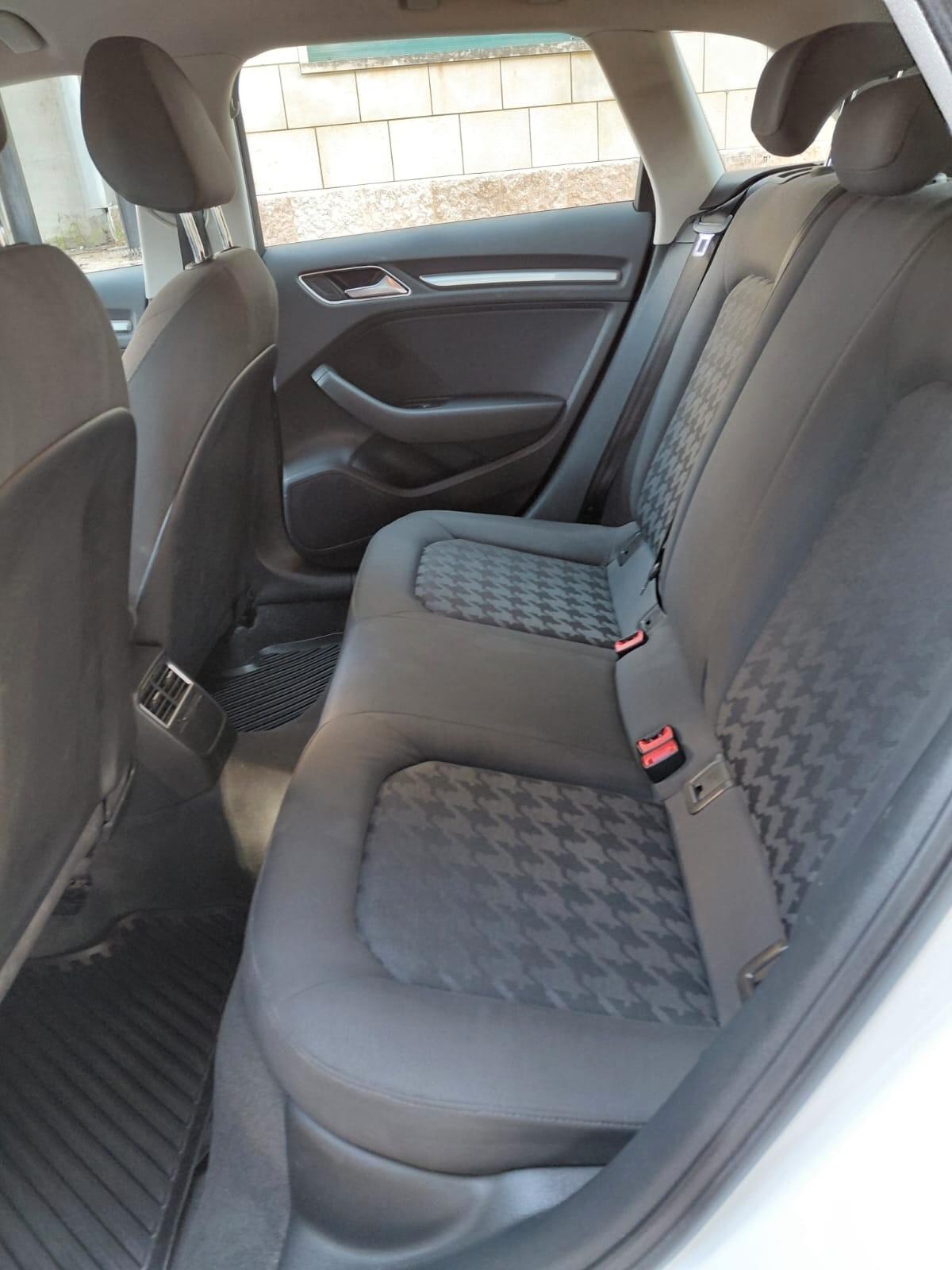 Audi A3 SPB 1.6 TDI clean diesel quattro Ambition