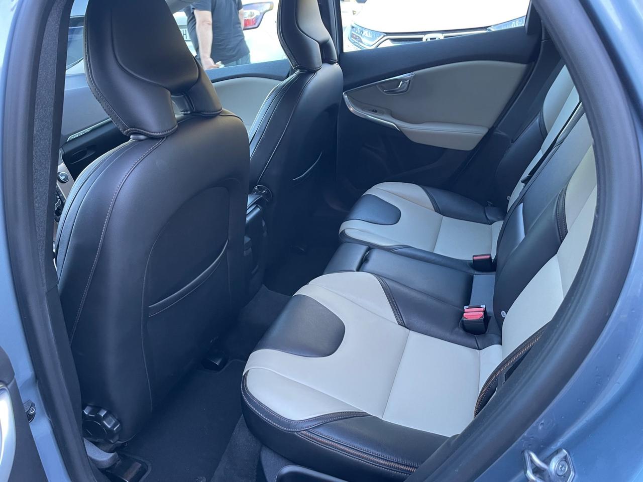Volvo V40 Cross Country V40 Cross Country*4x4*Automatik*Solo 48000km*