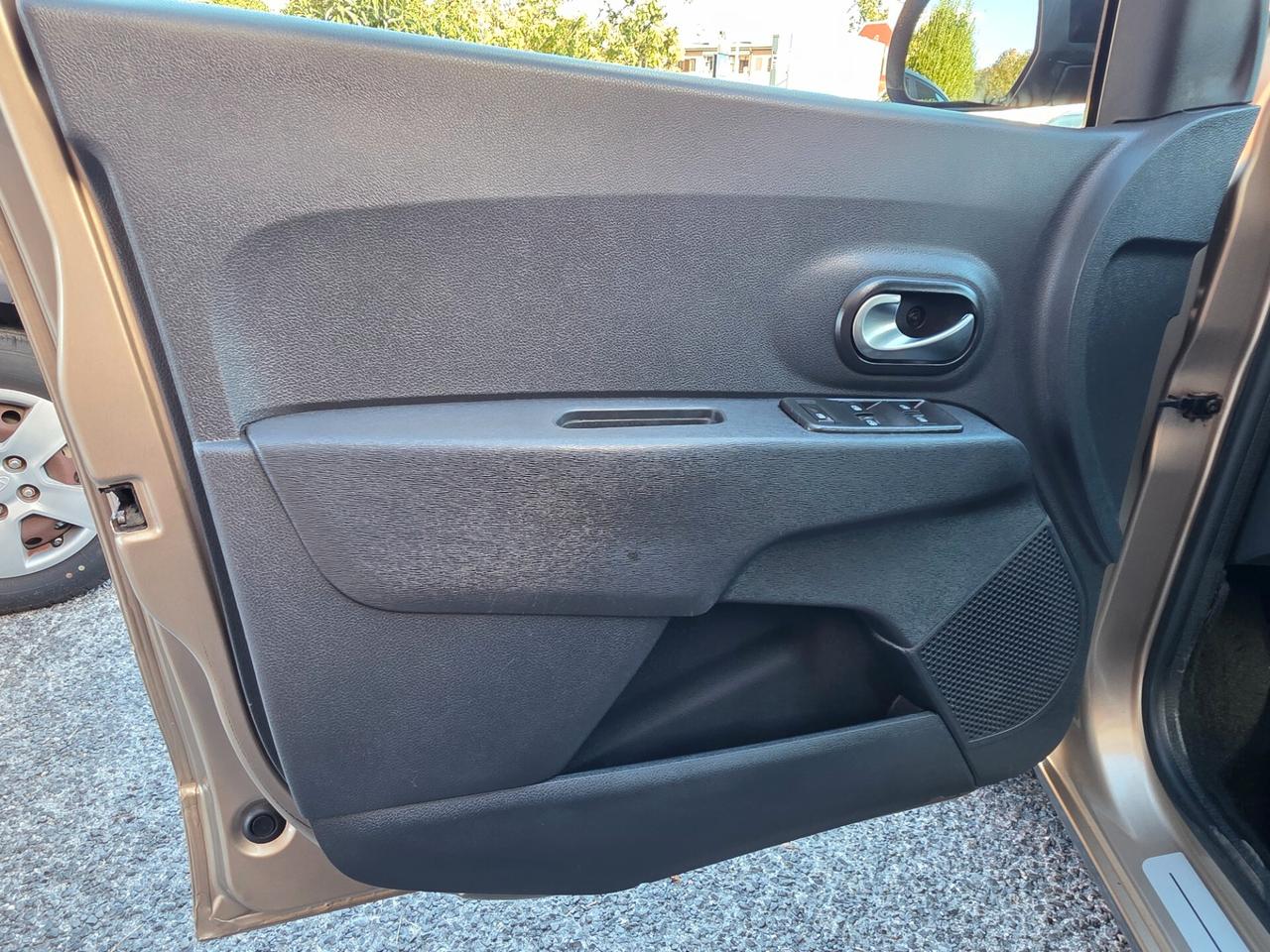 Lodgy 1.6 110CV GPL Wow Unipro full