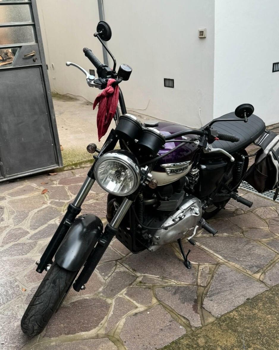 Triumph Bonneville SE