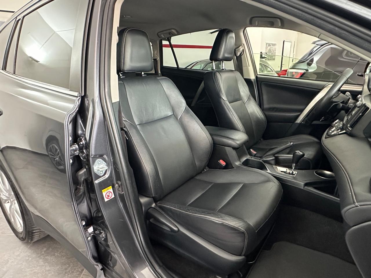 Toyota RAV 4 RAV4 2.2 D-CAT A/T 4WD Lounge