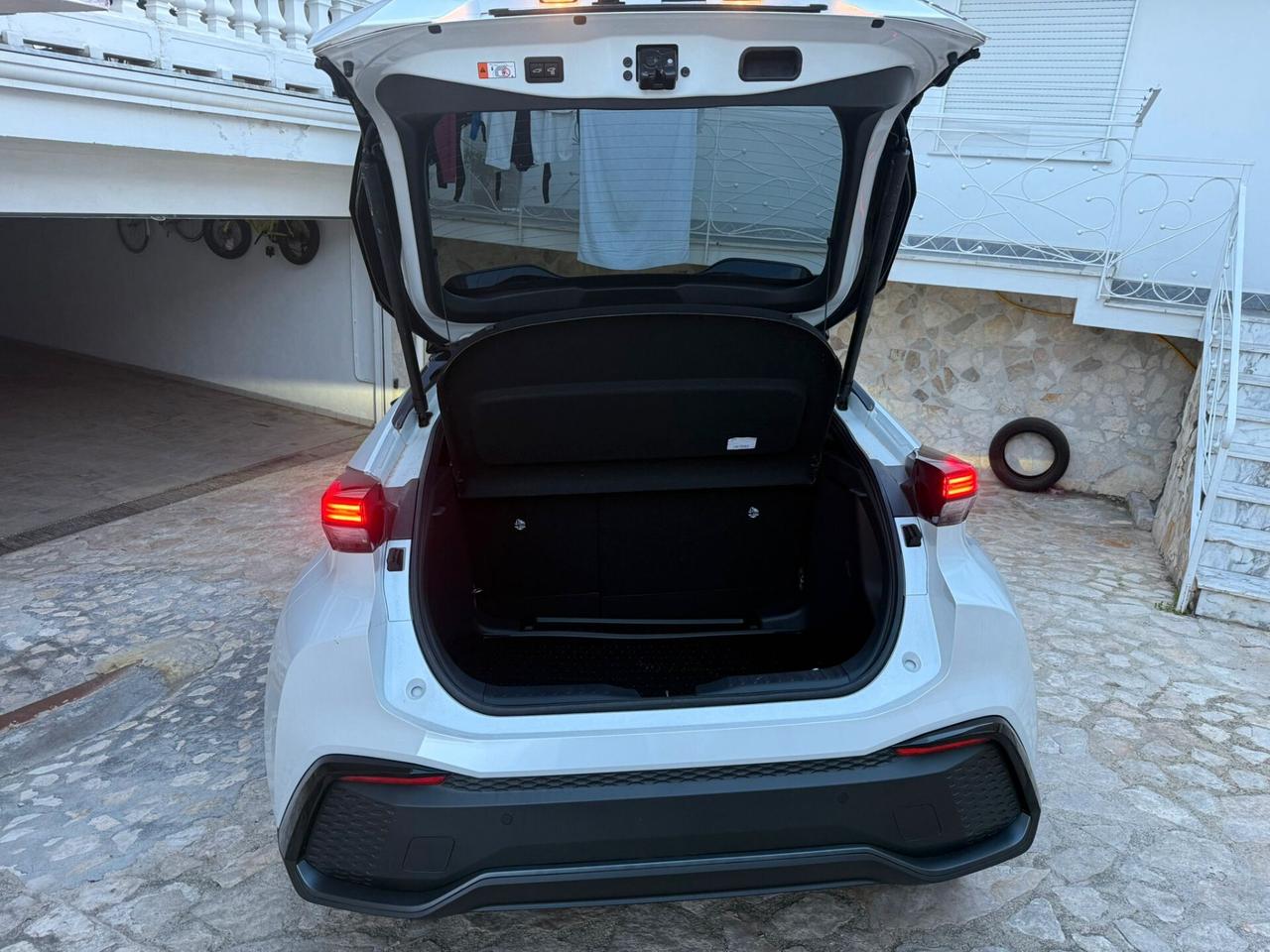 Toyota C-HR 2.0 PHEV Lounge