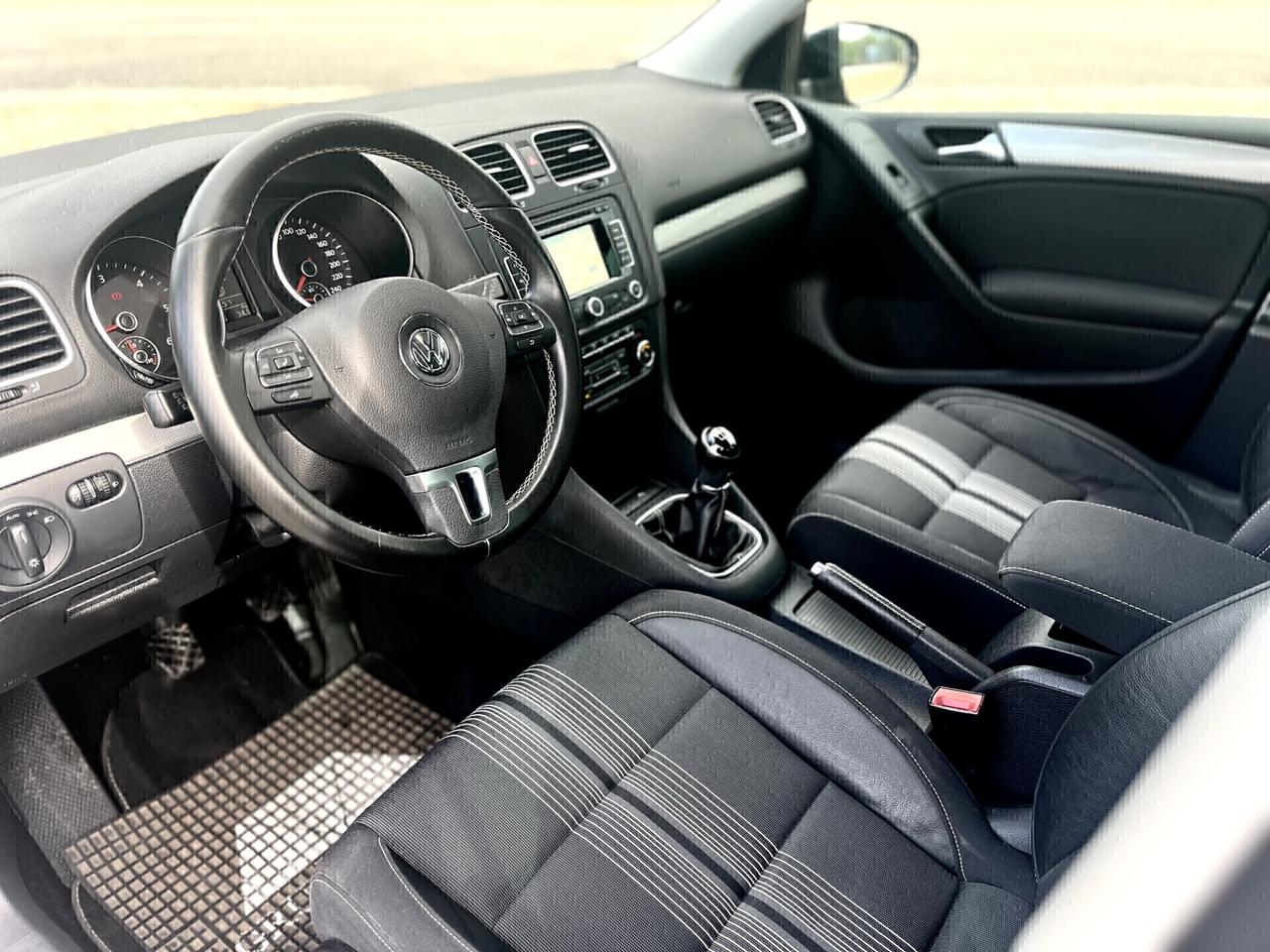 Volkswagen Golf 1.6 TDI(105cv)*NAVI*SEDILRISCALD*SENSORI