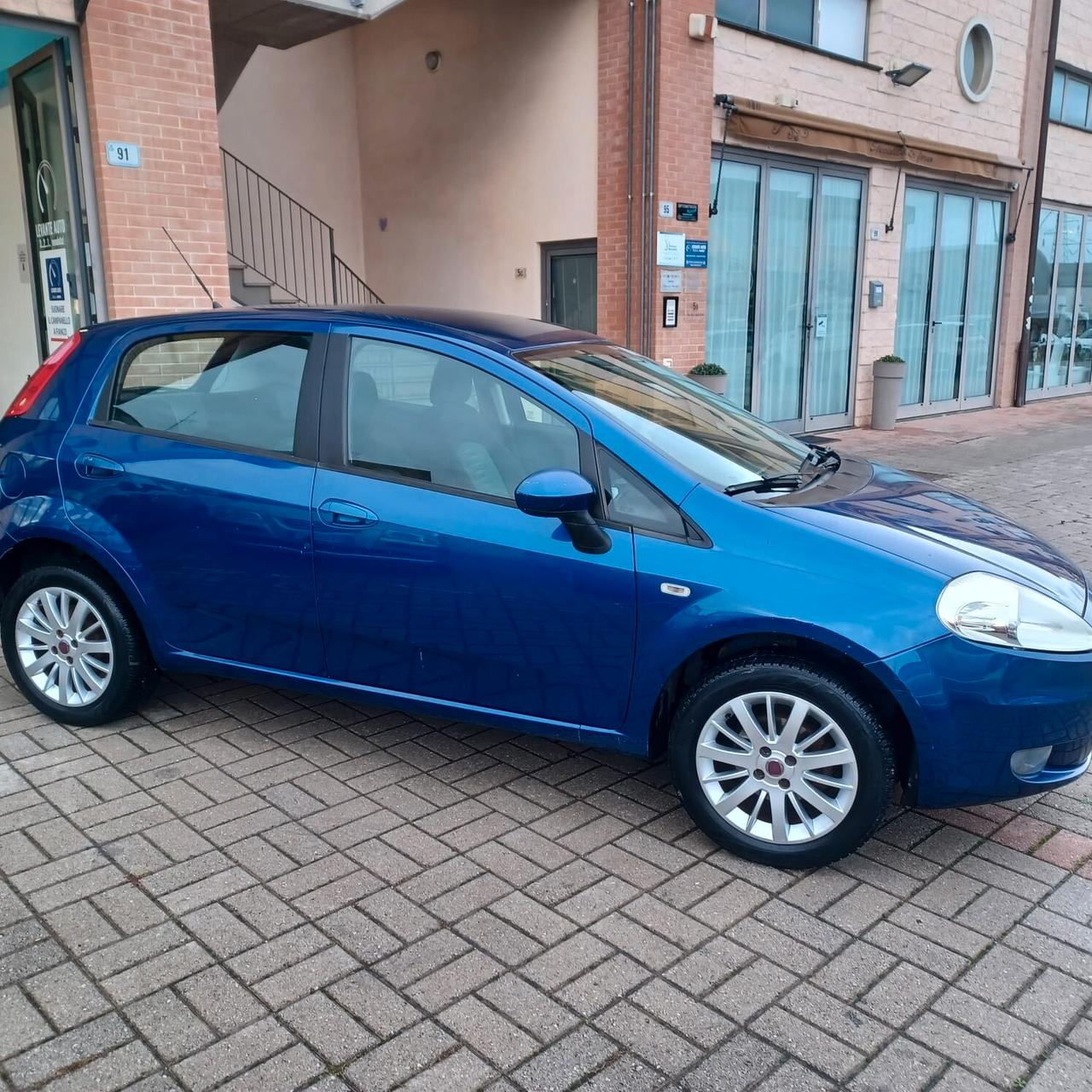 NEOPATENTATI G. PUNTO 1.4 BENZINA / METANO DI FABBRICA