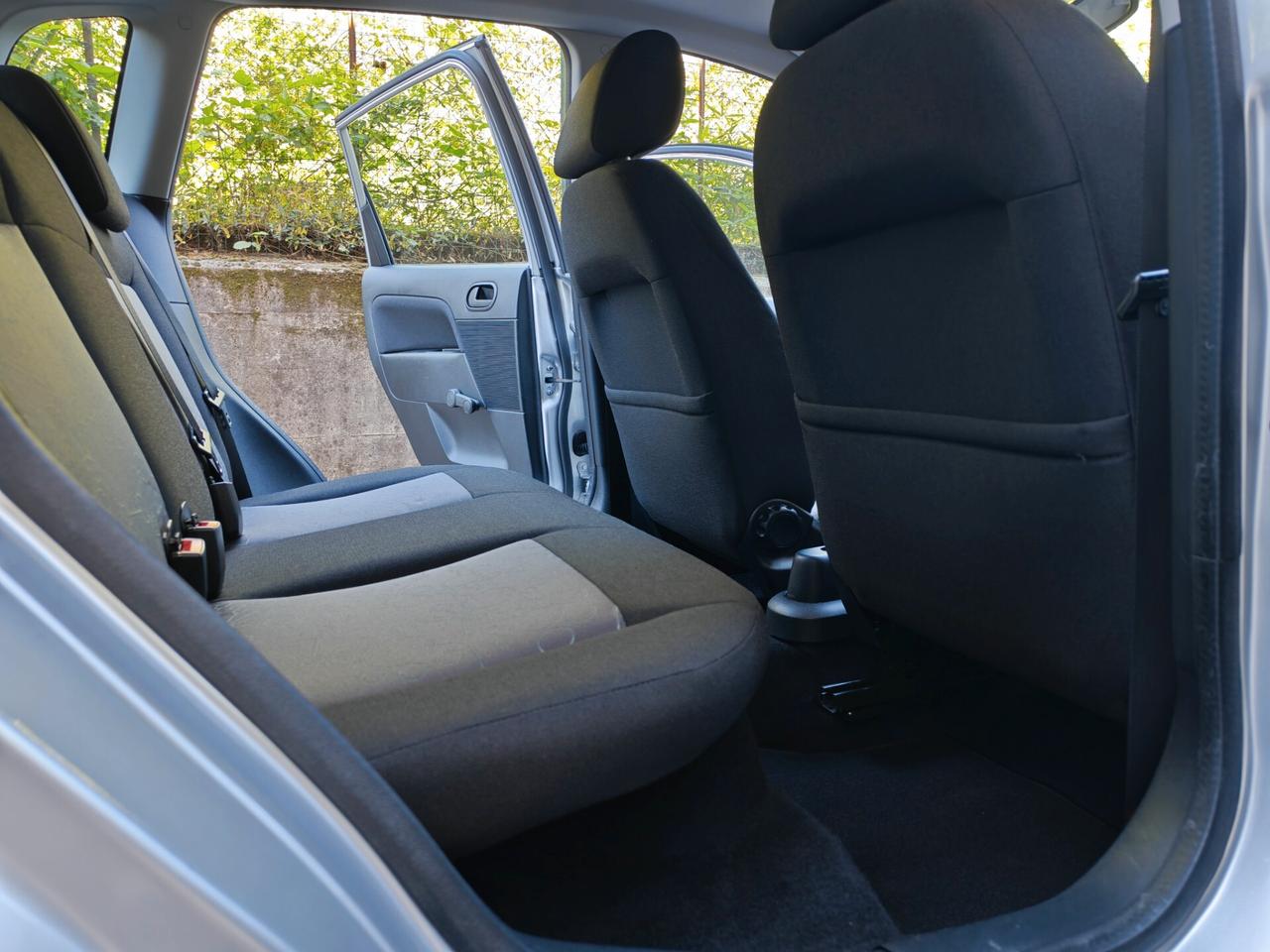 Ford Fiesta 1.2 BENZINA 75cv / 23.339km / Unipro