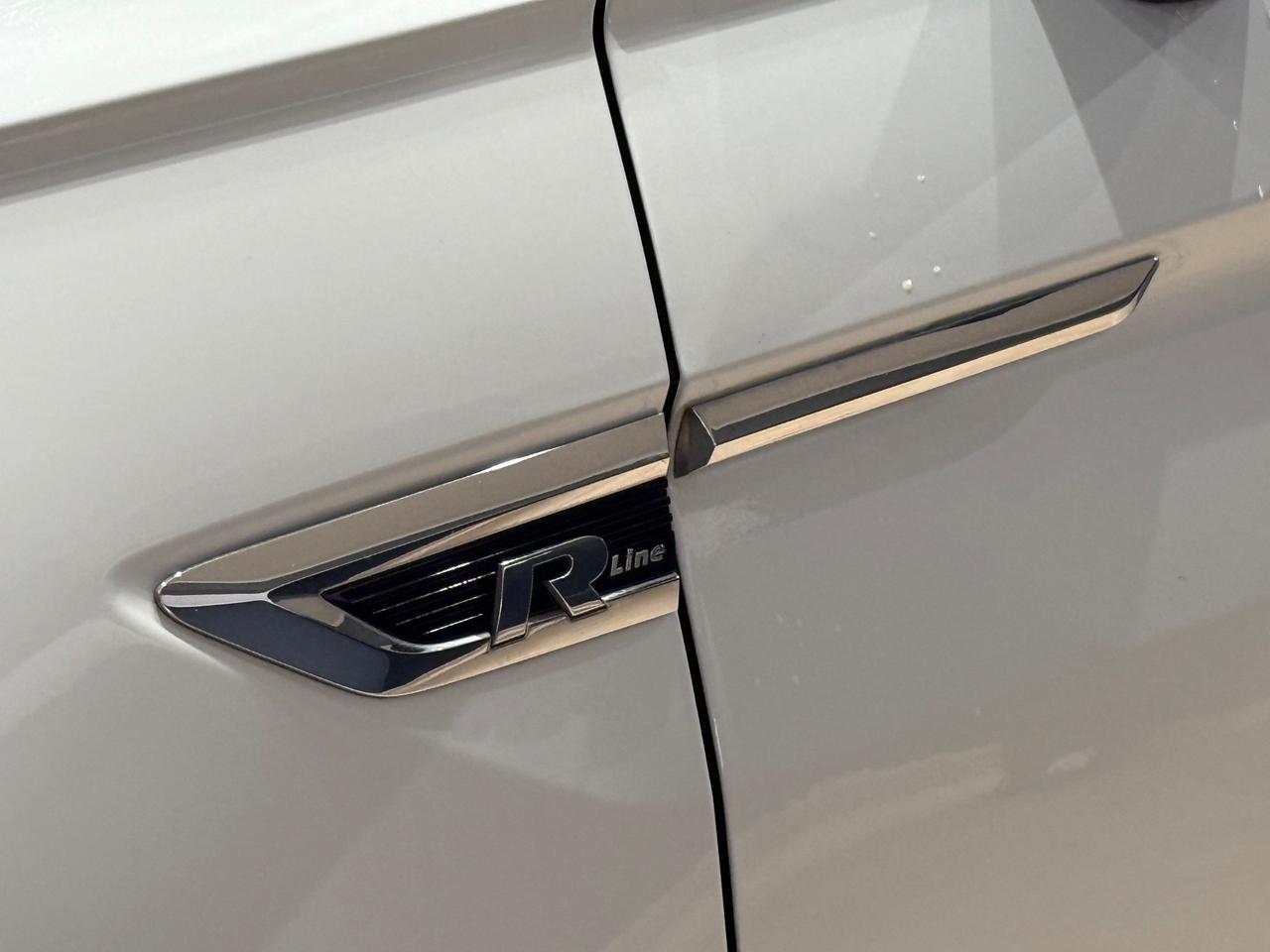 Volkswagen Tiguan 2.0 TDI SCR DSG Sport R-LINE