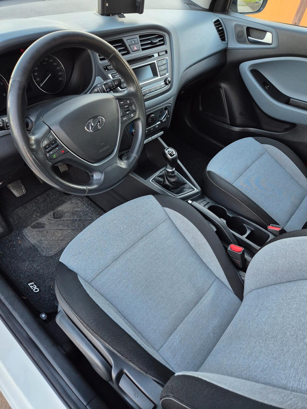 Hyundai i20 1.1 CRDi 12V 5 porte neopatentati