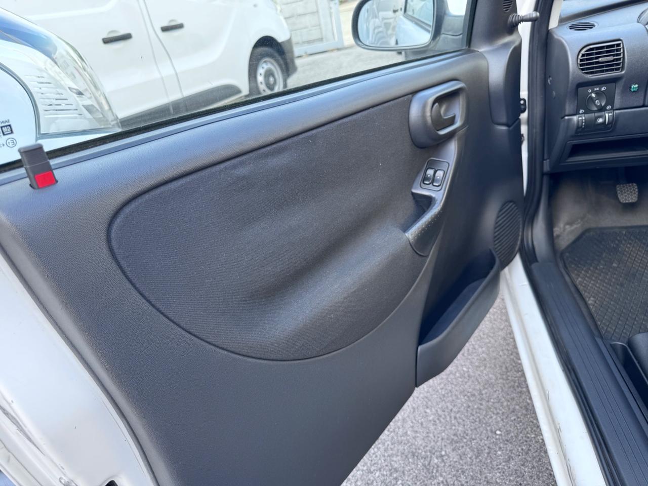 Opel Corsa 1.3 16V CDTI cat 3p. Van Clima servo abs