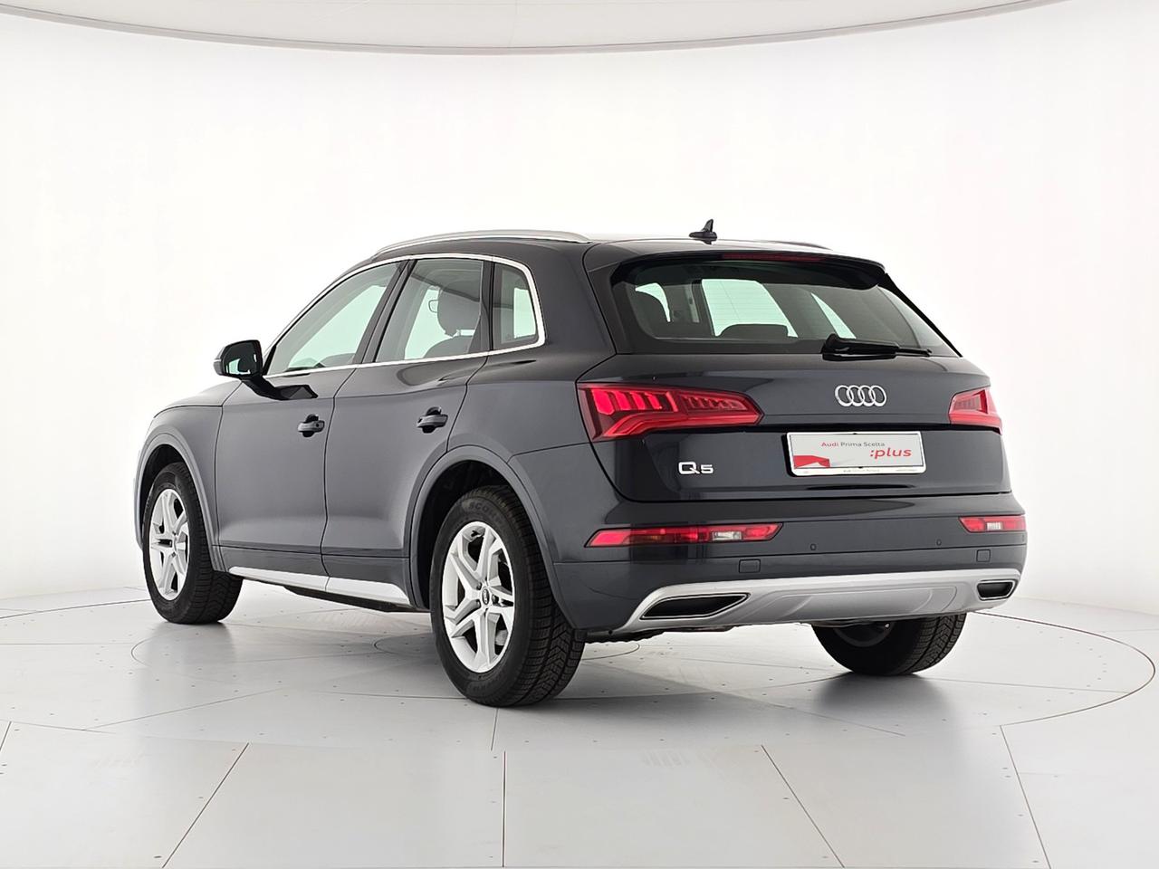 Audi Q5 35 2.0 tdi mhev business design 163cv s-tronic