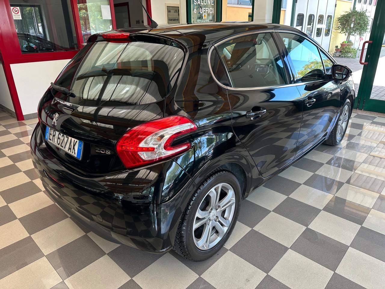 Peugeot 208 1.2 VTi 82 CV 5 porte Allure