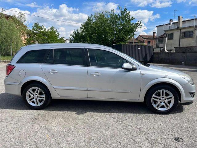 OPEL Astra 1.6 16V VVT Station Wagon Club