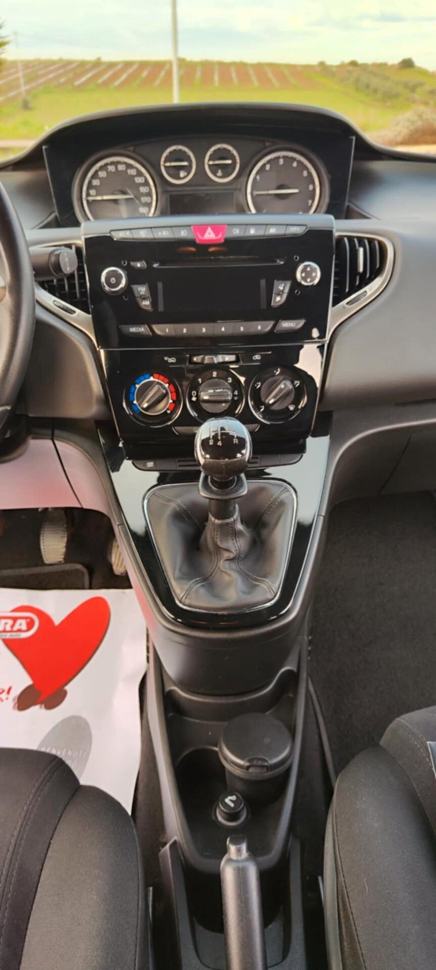 Lancia Ypsilon 0.9 TwinAir 85 CV 5 porte Metano Ecochic Gold