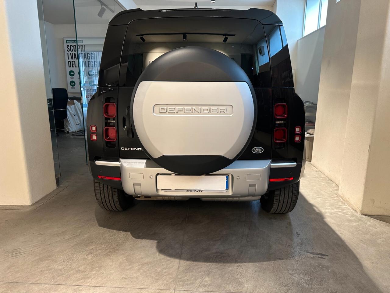 Land Rover Defender 110 3.0D I6 200 CV AWD Auto SE