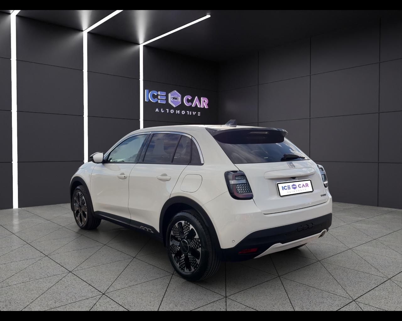 FIAT 600 Hybrid 110 CV DCT MHEV La Prima