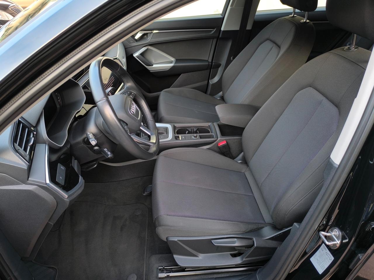 Audi Q3 SPB 45 TFSI e S tronic Business Plus