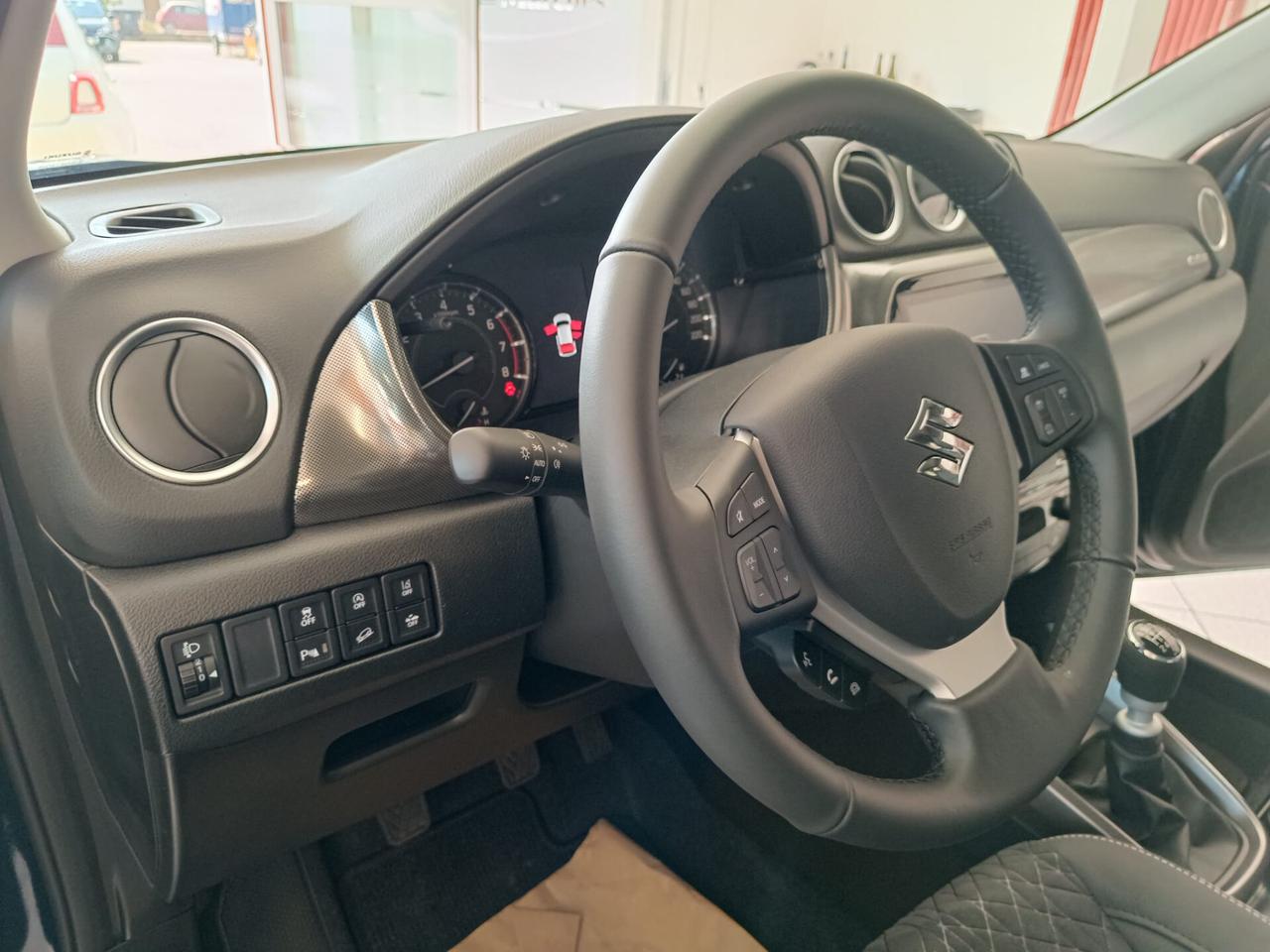 SUZUKI VITARA 1.4 IBRIDA ALLGRIP 4X4 MANUALE BICOLORE