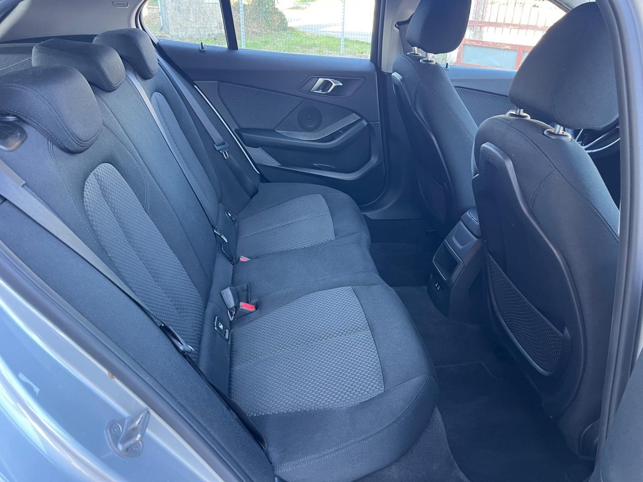 BMW 118i Business Advantage 140cv FINANZIABILE