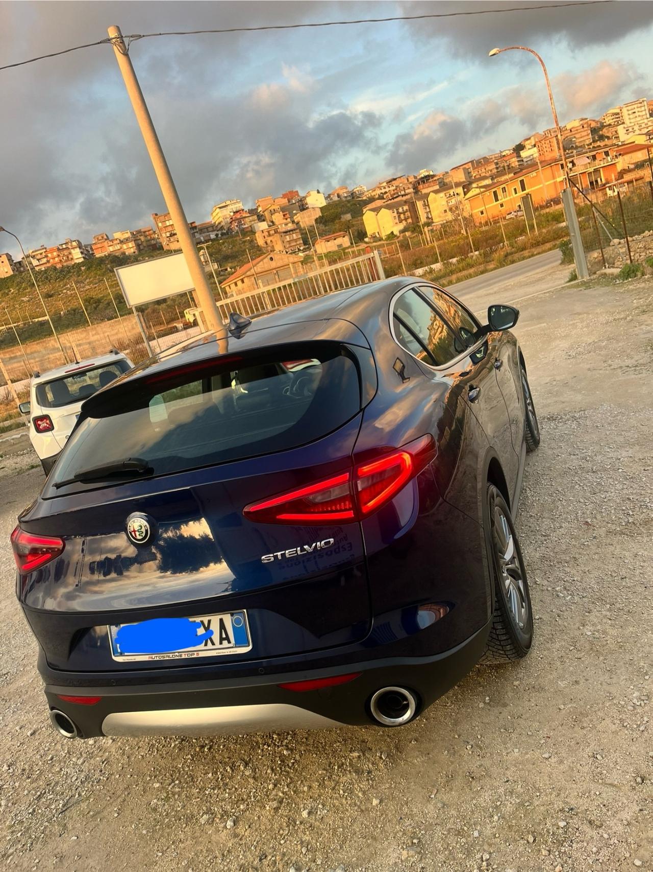 Alfa Romeo Stelvio 2.2 Turbodiesel 180 CV navigatore fari uxseno