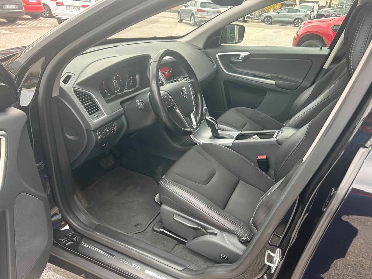 Volvo XC 60 D3 Geartronic R-design "AUTO"