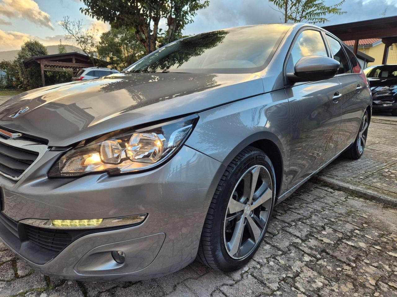 Peugeot 308 BlueHDi 120 S&S SW Allure