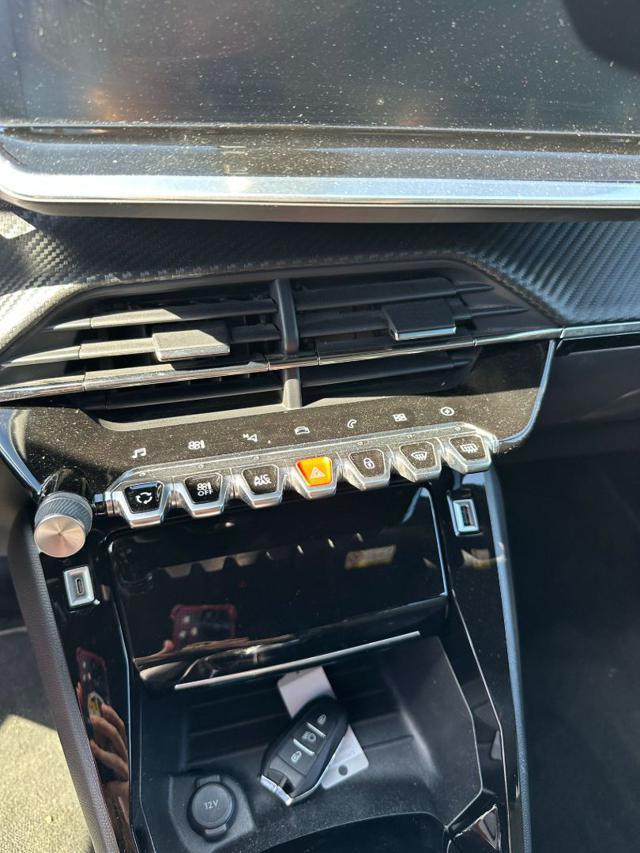 PEUGEOT 2008 motore elettrico 136 CV GT Pack